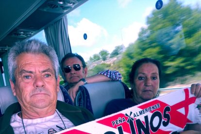 Peñistas de la Peña Añlmeriense de Los Molinos.