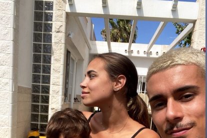 Foto familiar de Chumi en casa.