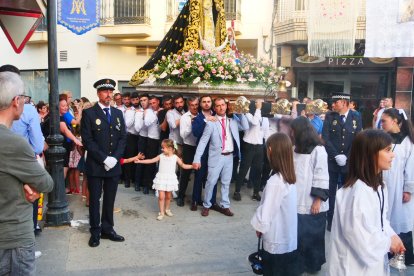 Procesión de la Patrona por el casco antiguo veratense.