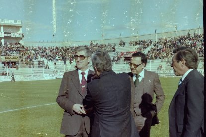 La directiva del Almería (1980-81) en el Franco Navarro.