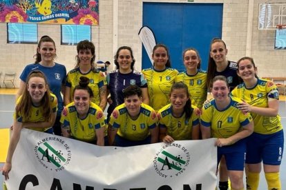 Las jugadoras del Comarca de Níjar ganan en casa.