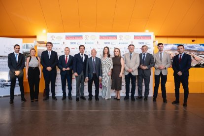 Fran García, la concejala roquetera Rocío Sánchez, Manuel Cortés, Pedro M. de la Cruz, Francisco Góngora, Gabriel Amat, Aránzazu Martín, la diputada María Luisa Cruz, José Carlos Lupion, Ángel Escobar, Manuel Martínez y Ricardo Céspedes.