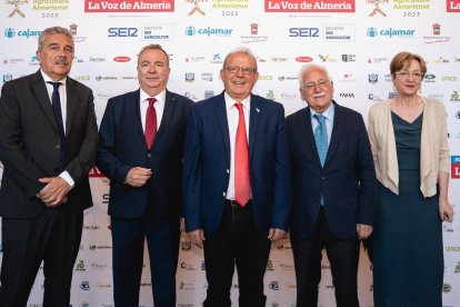 Juan Fernández-Aguilar, Pedro M. de la Cruz, Antonio Bonilla, José Luis Martínez y Antonia S. Villanueva.