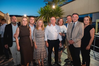 La diputada provincial, María Luisa Cruz, y el alcalde de Berja, José Carlos Lupión, junto a Jorge Moreno, Jesús Ruiz, Cecilia Martín, Chela Joya, Antonio Romero, José Manuel Azor e Inmaculada Lara.