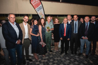 Antonio Hernando, el teniente coronel Pérez Martín, representantes socialistas de Vícar, Cuevas del Almanzora y provinciales.