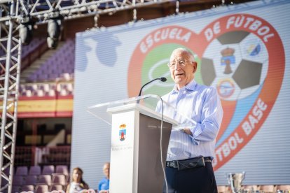 Gabriel Amat agradecido con las familias.