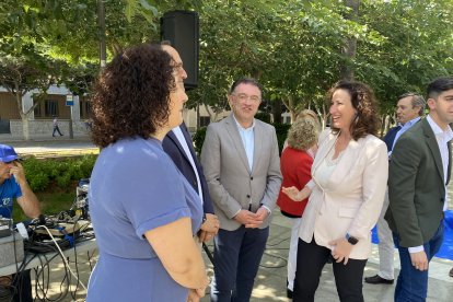 Llegada de la alcaldesa de la capital, María del Mar Vázquez.