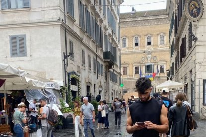 En Italia junto a su pareja. Arnay y Rocío visitaron Roma.