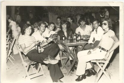 Tomando un respiro antes de la actuación.