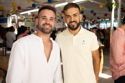 Antonio López y Fran Villanueva en la caseta de La Bodega del Jamón en San Isidro 2023.