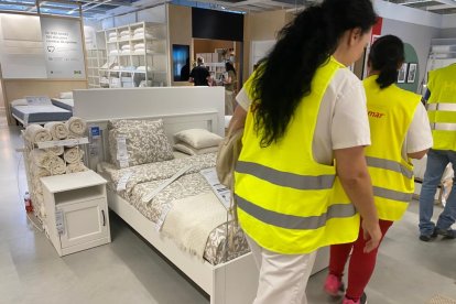Últimos preparativos para la apertura de la tienda de IKEA en Almería.