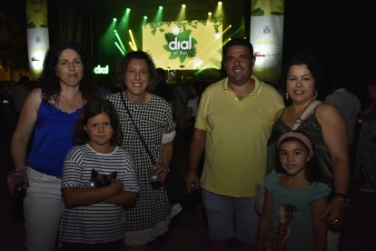 Bea, Cristina, Macarena, Fran Oller, Milagros y Noelia son veratenses que no quisieron perderse el evento del que disfrutaron en familia y junto con visitantes llegados de toda España
