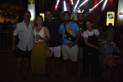 Este grupo de Los Lobos posaba así de sonriente durante una de las actuaciones en El Palmeral. Los almerienses eran amigos de la pedanía con el mismo nombre de Cuevas del Almanzora.