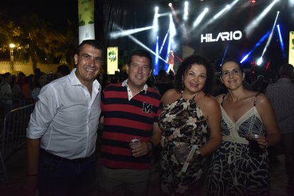 María, Gabriel, Ignacio y Palmira conforman un grupo de amigos de Vera que disfrutaba bailando en El Recinto Ferial El Palmeral la noche del sábado.