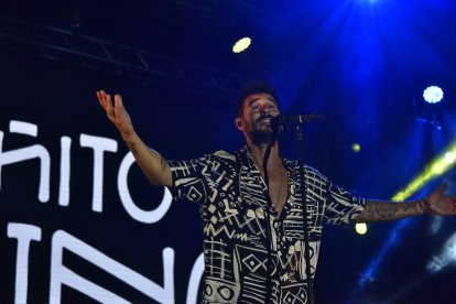 Antoñito Molina durante su actuación.