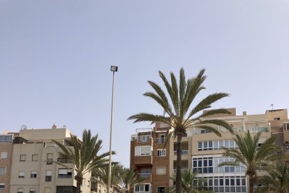 La gente bailando con María Luisa 