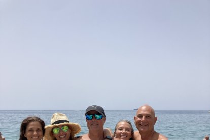 Paco, José y sus amigos disfrutar de un descuento para cenar en el Asador 