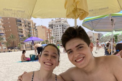 Lucía y Ángel también reciben un descuento para cenar en el Asador 