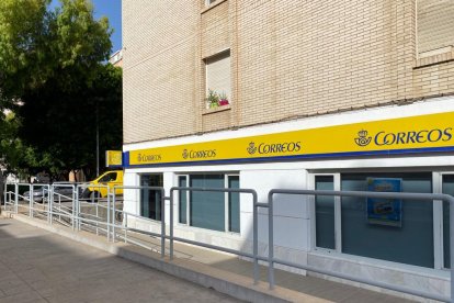 Oficina entre los barrios de Ciudad Jardín y El Zapillo.