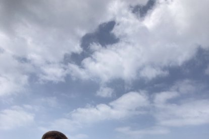 Grupo de amigos que disfrutará del parque acuático AquaVera 