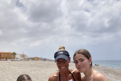 Alejandra, Rocío e Isa, con su premio para visitar el Aquarium 