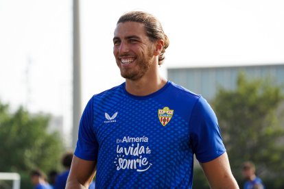 El central Babic sonríe en su primer entrenamiento de pretemporada.