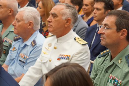 Diferentes autoridades militares.