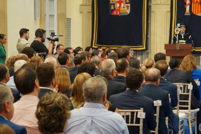 Lleno en el Patio de Luces de la Diputación Provincial.