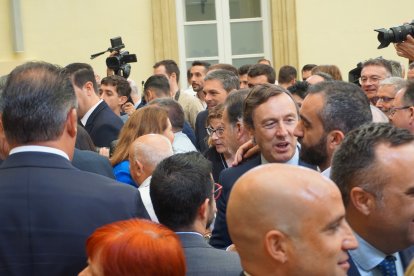 Todo el Patio de Luces en pie para dar la enhorabuena a Javier Aureliano García.