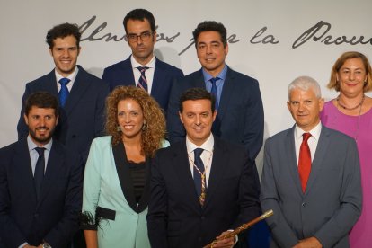 Asesores de la Diputación Provincial junto al presidente.