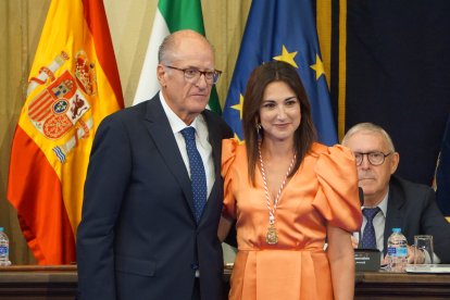 A la derecha, Ana Lourdes Ramírez Ridao. Delegación especial de Igualdad y Familia.