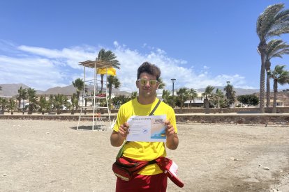 El socorrista Juan Manuel ha recibido un pack familiar para visitar las Cuevas de Sorbas