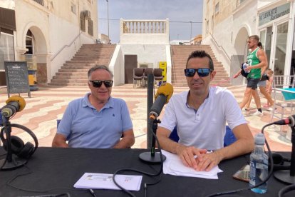 Fran García con el segundo invitado, Paco García, presidente de la Asociación de Hoteleros.