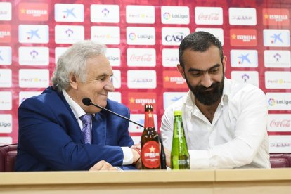 Despedida de Alfonso García en el Estadio junto a Mohamed El Assy.