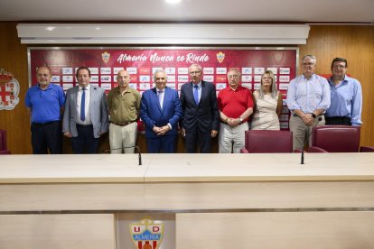 Con el equipo de confianza que le acompañó durante tantos años.