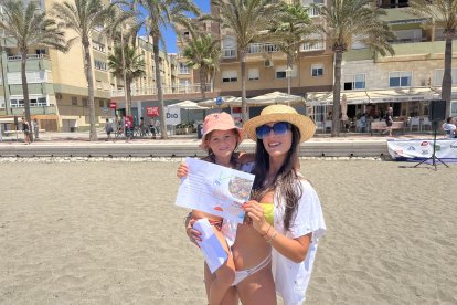 Teresa y Paula han obtenido un kit playero de Ramona La Boutique de la Empanada