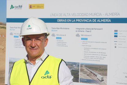Diego Martínez, director de las obras en el tramo de Vera.