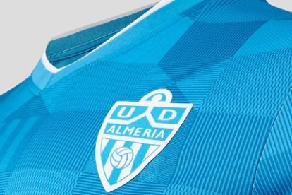 El escudo será de color blanco.