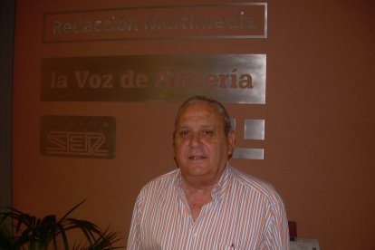 Paco González en la Redacción de LA VOZ DE ALMERÍA.
