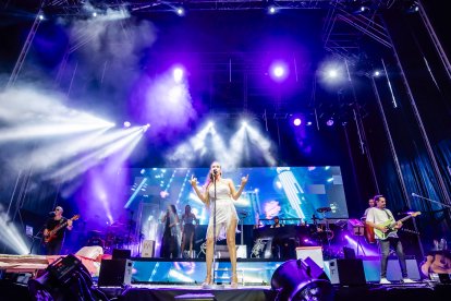 Concierto de India Martínez en Playa Serena.