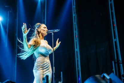 Concierto de India Martínez en Playa Serena.