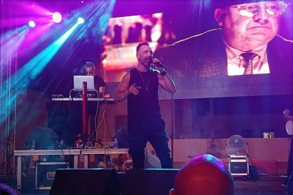 Concierto de OBK en la Plaza de la Iglesia de Cabo de Gata.