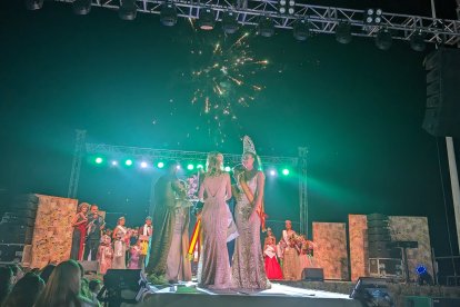 Mariam Romero Rosa ha ganado la corona de reina de las Fiestas de Garrucha 2023.
