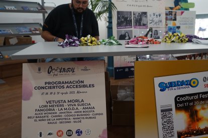 Ya se están repartiendo las pulseras y acreditaciones de una de las grandes citas de la Feria de Almería, el festival de música Cooltural.