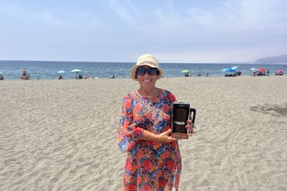 Ana ha sido la ganadora del concurso de Centro Hogar Sánchez y se ha llevado una cafetera