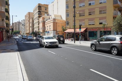 Imagen de la Avenida Cabo de Gata en la mañana de este jueves. (Bernardo Claros).