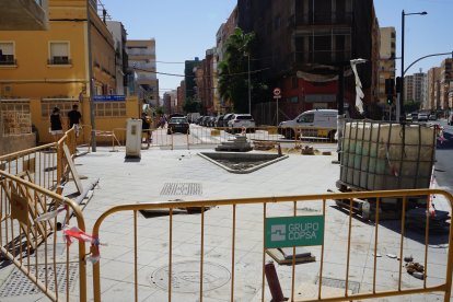 Zona de parterre en la entrada a las calles Jaúl y Motril.