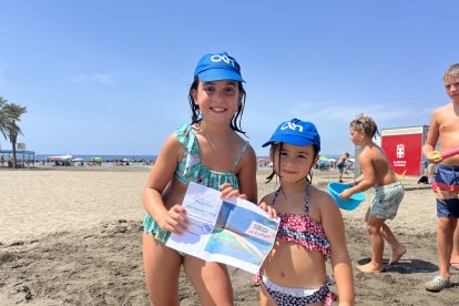 Claudia y Victoria han recibido un pack familiar para el Aquarium de Roquetas