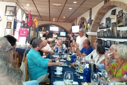 Diego Armario ha dado su discurso al finalizar la deliciosa comida en restaurante Don Tadeo.
