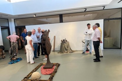 En la exposición de \'Escultura, Soldadura y Reciclaje\'.